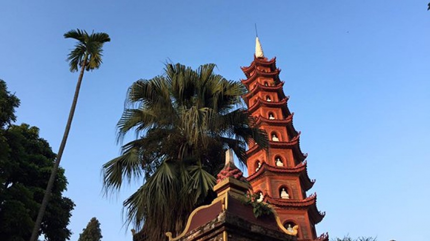 Hanoi to launch open top bus tour before Tet