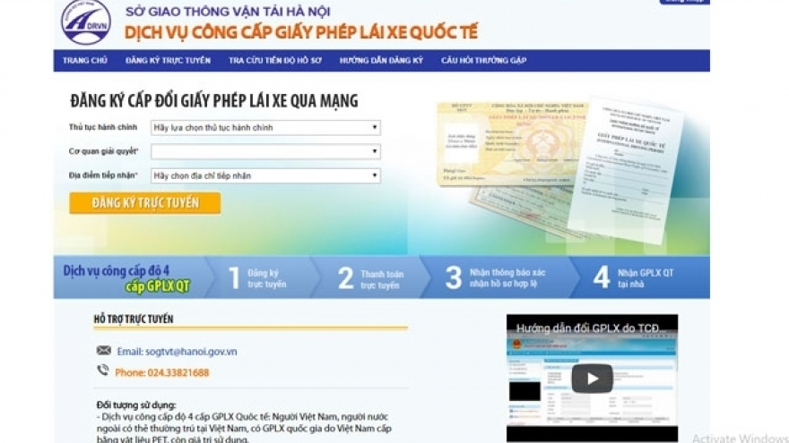 Hanoi begins issuing international driving licence online