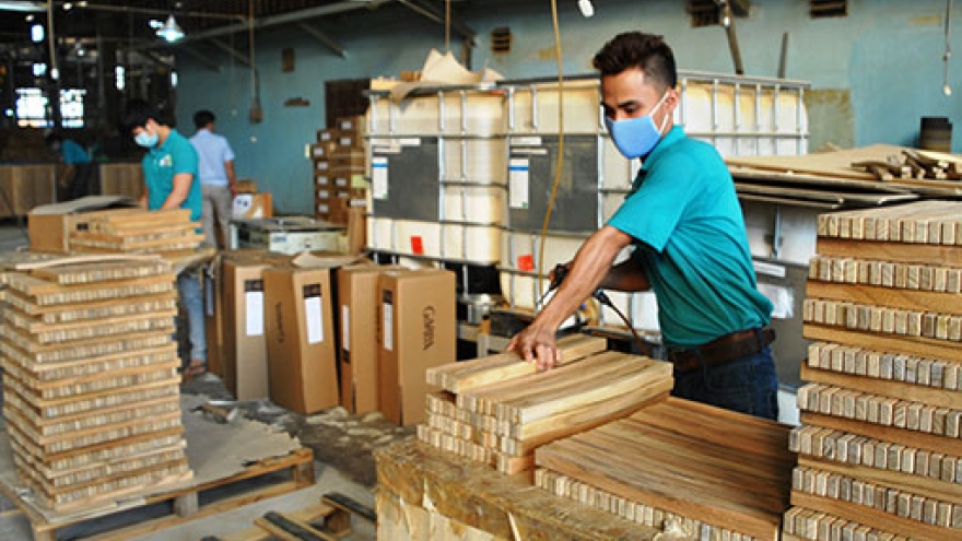 
        Wooden furniture manufacturers fear material shortages
                              