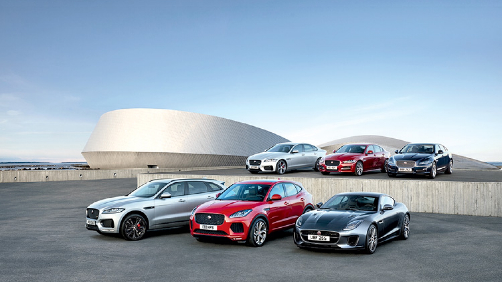  Automobile manufacturers race to expand distribution networks