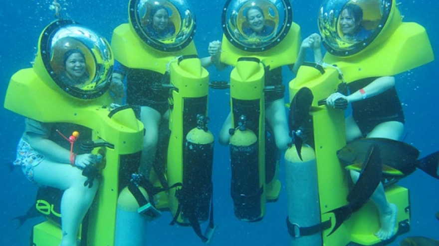 Exploring the ocean by motorbike