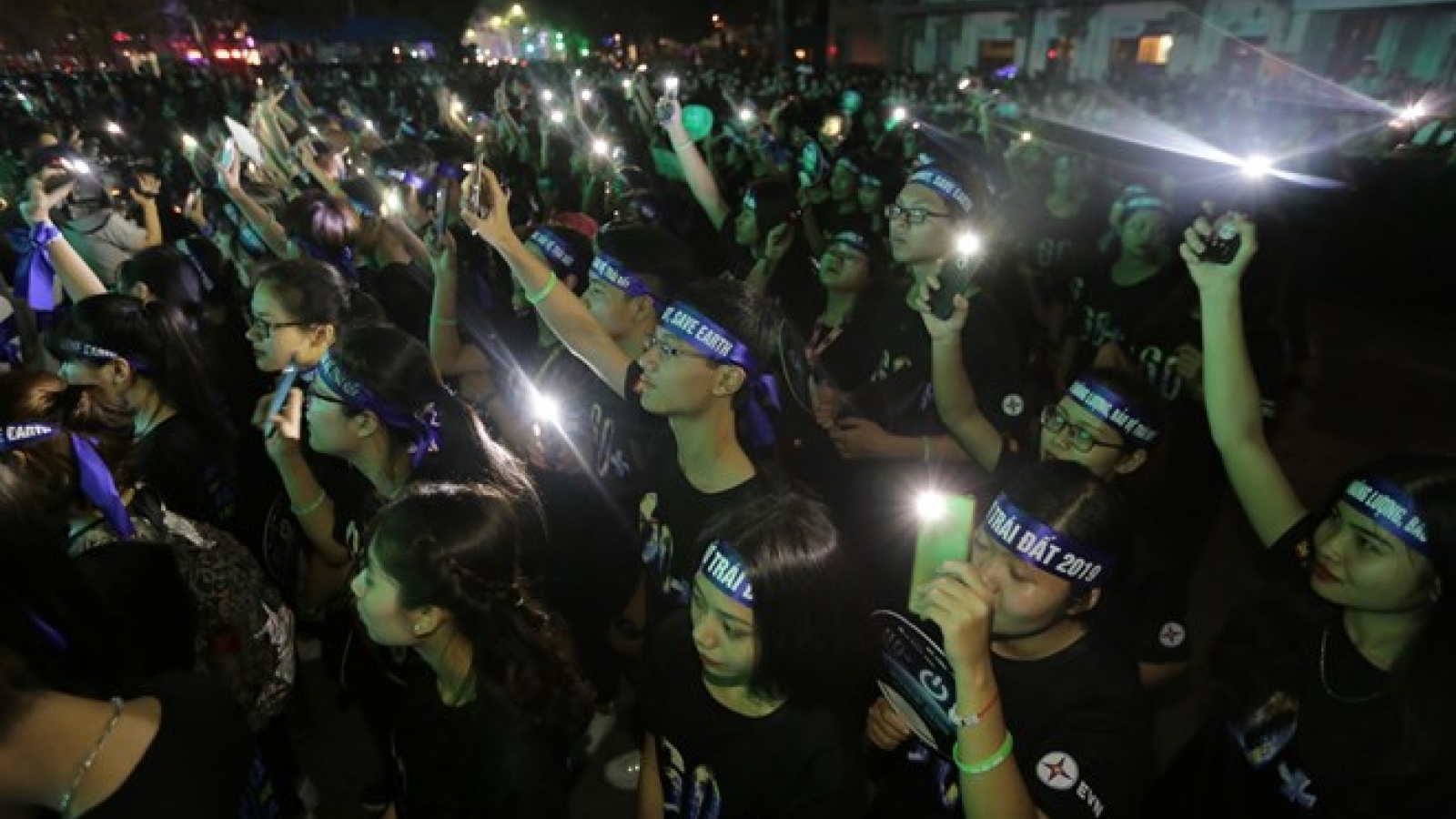 Over 910 million VND saved during Earth Hour in Vietnam
