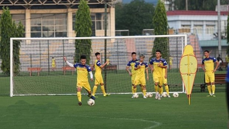 Vietnam, Malaysia keep cards close to chests