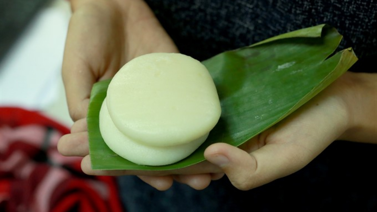 Banh giay cakes, ancient symbols of gratitude