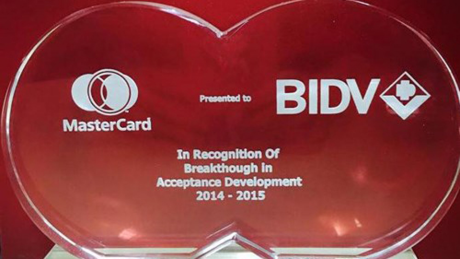 BIDV wins international recognition for card services