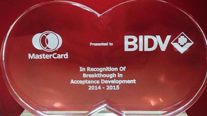 BIDV wins international recognition for card services