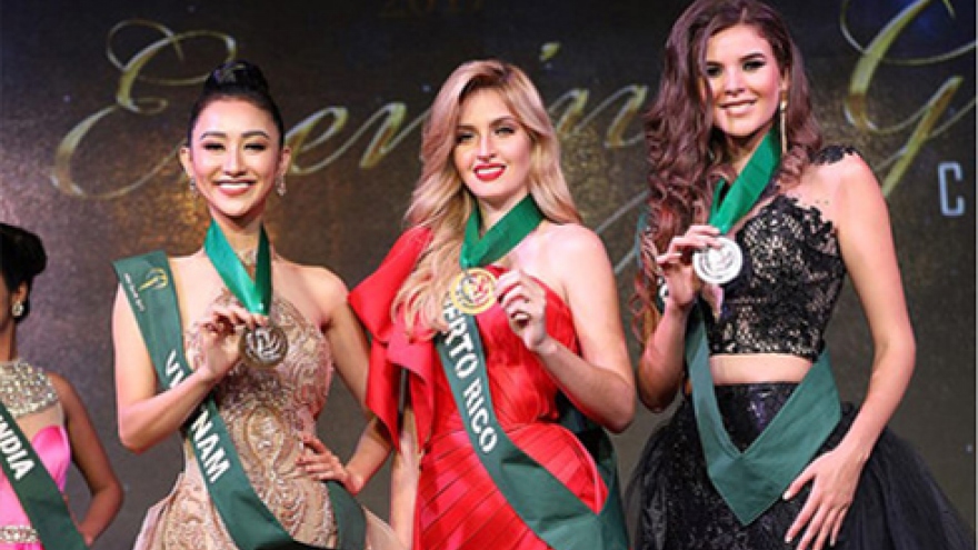 Ha Thu ranks third in evening gown contest