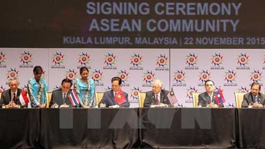 ASEAN journalists share reporting experience