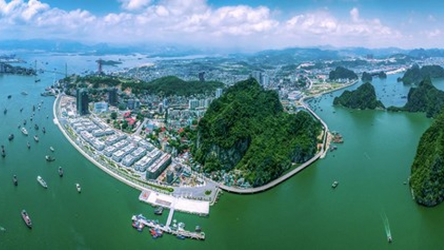 Exhibition spotlights Vietnam through artistic photos