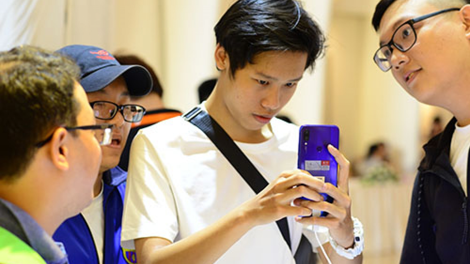 Chinese smartphone players quickly gain ground in Vietnam