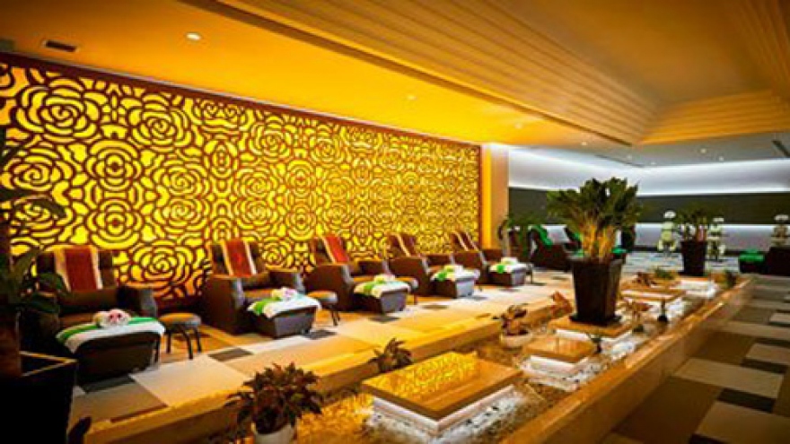 Foot relaxation acupressure at Windsor Spa