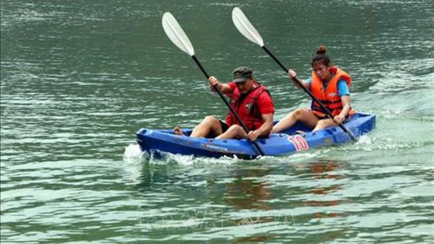 Kayaking in Vietnam and kayak racing in Tuyen Quang province