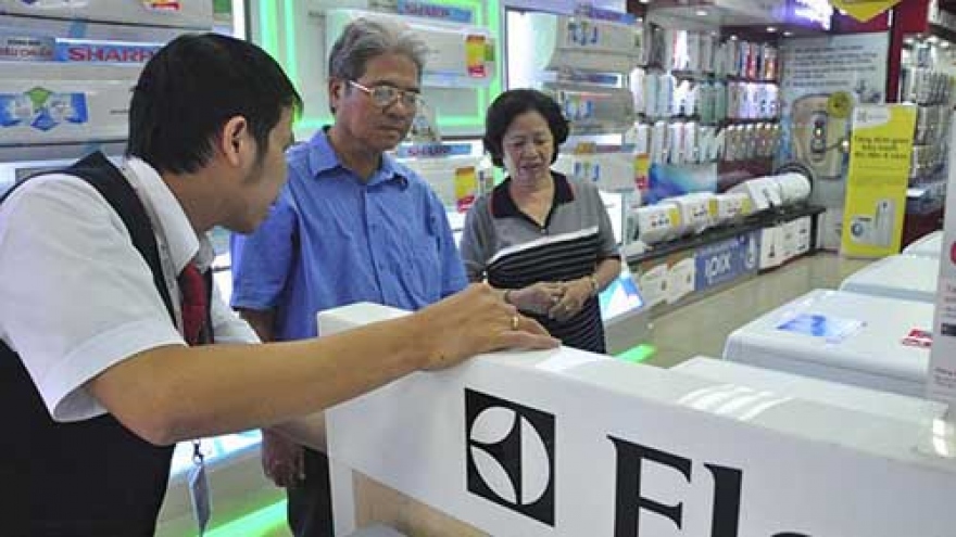 Electronics importers mull price hikes