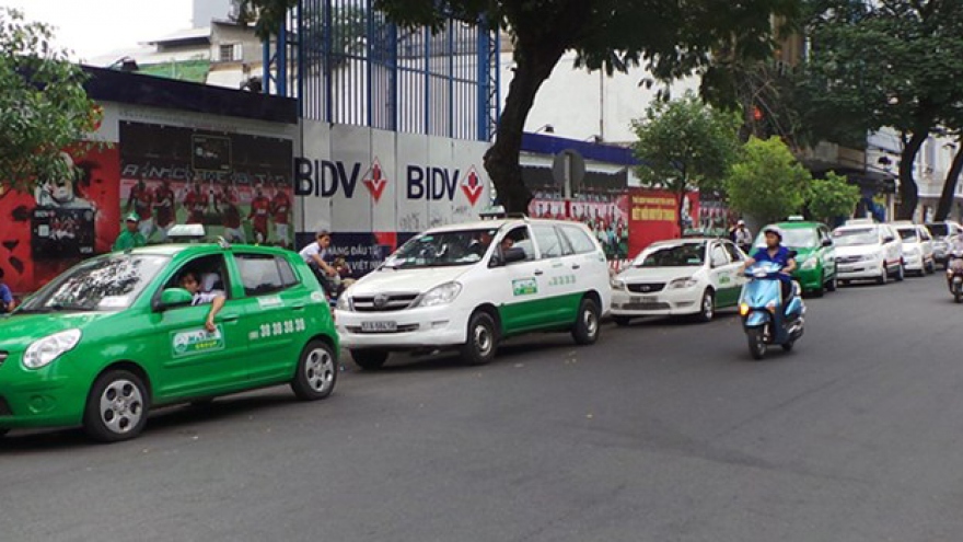 More Vietnamese startups jump into ride-hailing app market