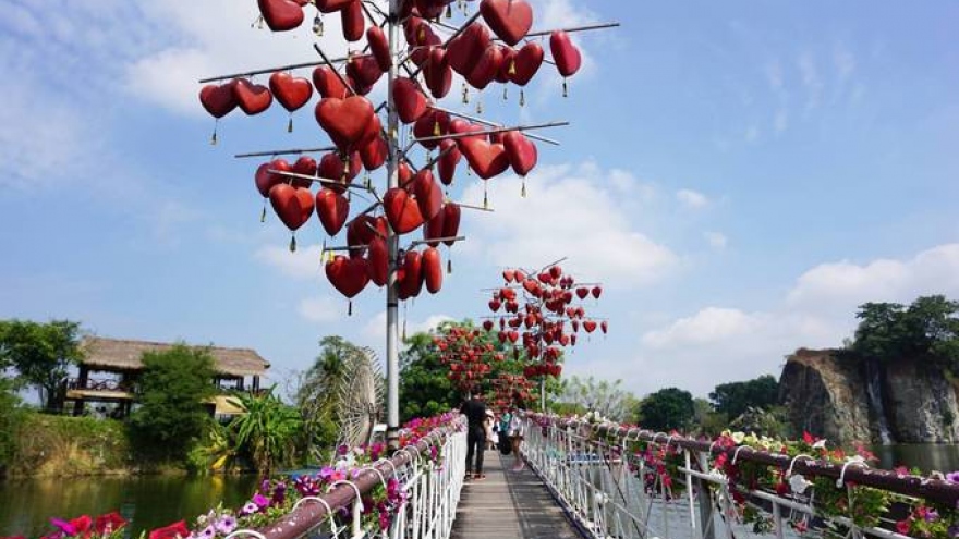 Top five destinations near HCM City to enjoy Hung Kings holiday