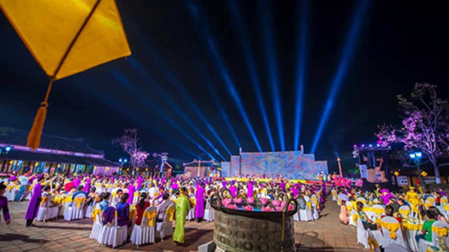 Hue treats visitors to royal banquet