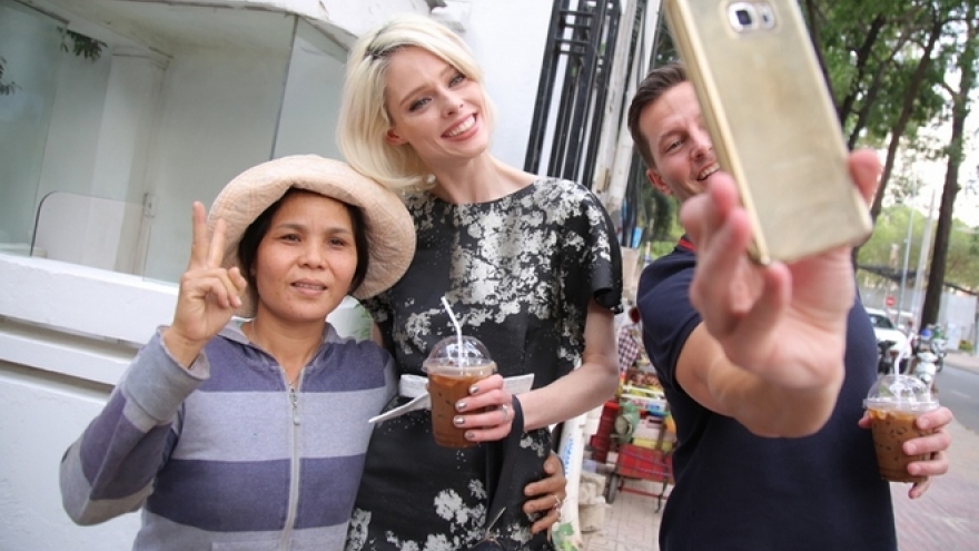 Coco Rocha likes Vietnamese coffee