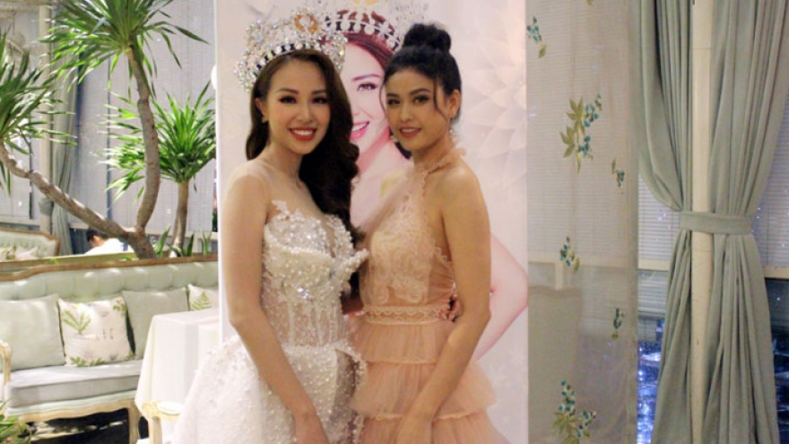 Bao Ngoc, Quynh Anh show off their beauty in HCM City event