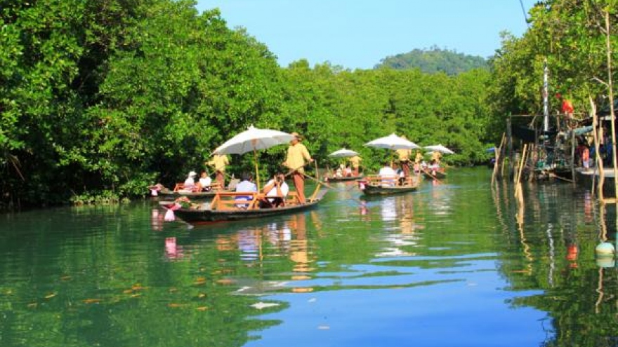 Efforts to develop Ko Chang in Trat as a model for eco-tourism