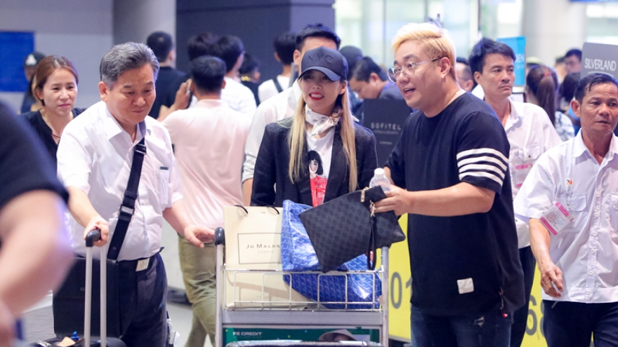 Korean star Kim So-hyang arrives in HCM City