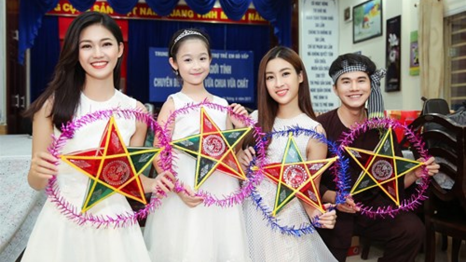 Beauties join Mid-Autumn Festival held for disadvantaged children