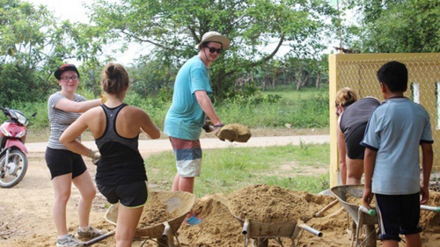 Canadian students build kitchen for Vietnam nursery