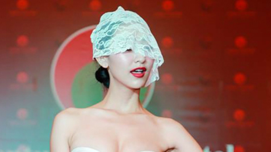 Ha Thu in Miss Earth bikini contest