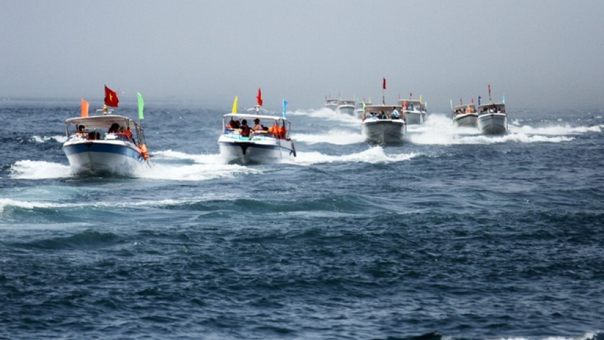 Cu Lao Cham Marine Park boat parade in pictures