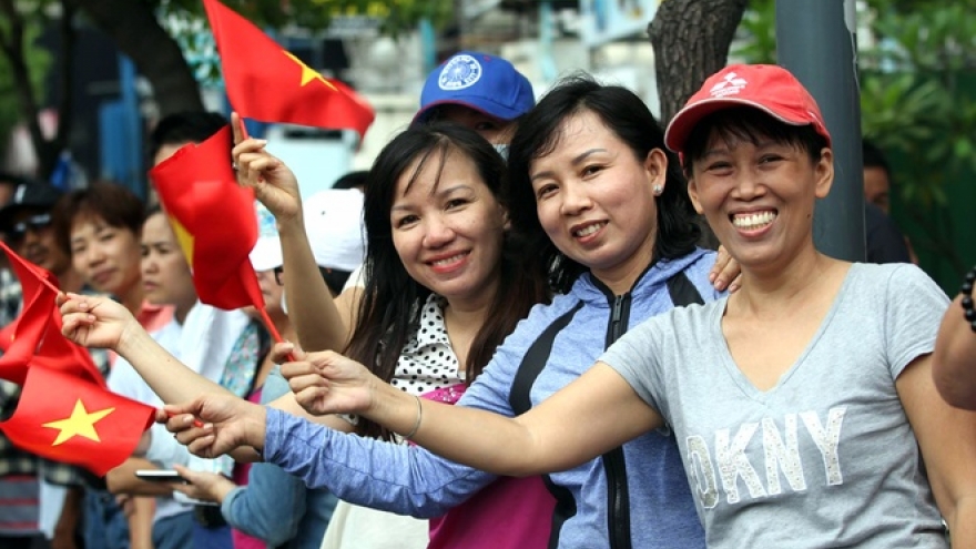 Vietnamese give Obama a rock star welcome in HCM City