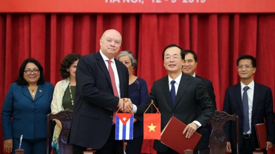 Vietnam, Cuba to boost balanced trade development
