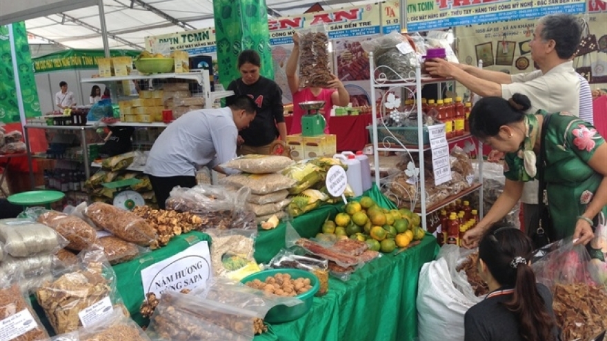 Vietnam boosts farm produce sales in traditional markets