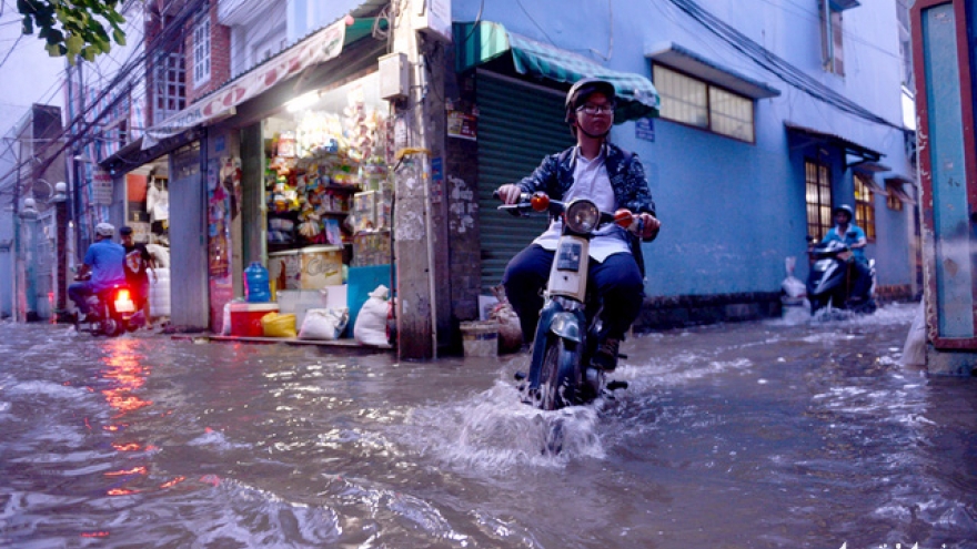 HCM City alley suffers around-the-clock flooding
