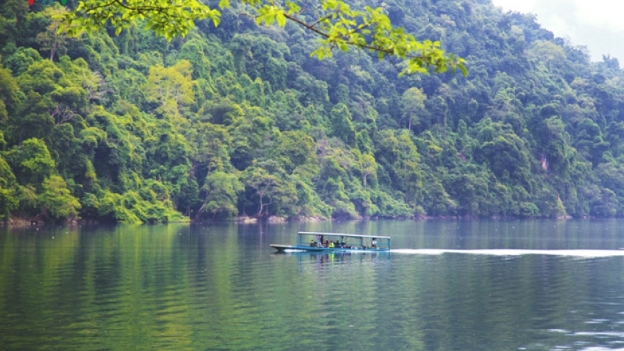 Stunning Ba Be Lake in Bac Kan province
