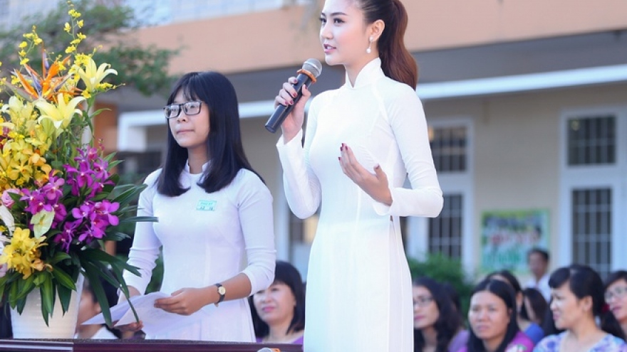 Celebrating Teachers Day with Ngoc Duyen 