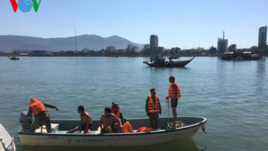 Rescue efforts intensified after cruise ship overturned in Danang