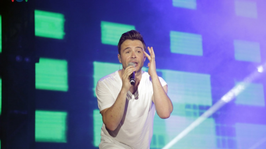 In photos, Shane Filan first solo concert tour in Vietnam