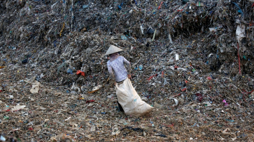 Don't look away: Shocking photos of waste from Vietnam and around the globe