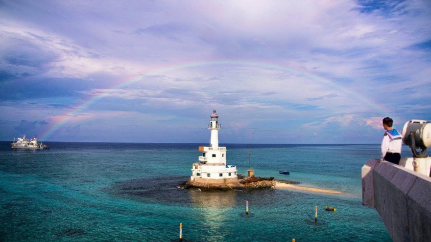 My Tra displays patriotic photos of Spratly Islands 