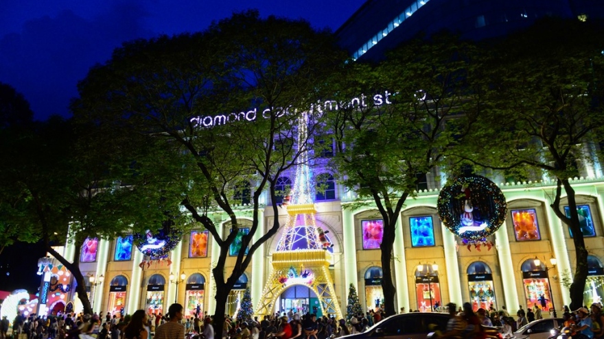 Early Christmas atmosphere overwhelms HCM city