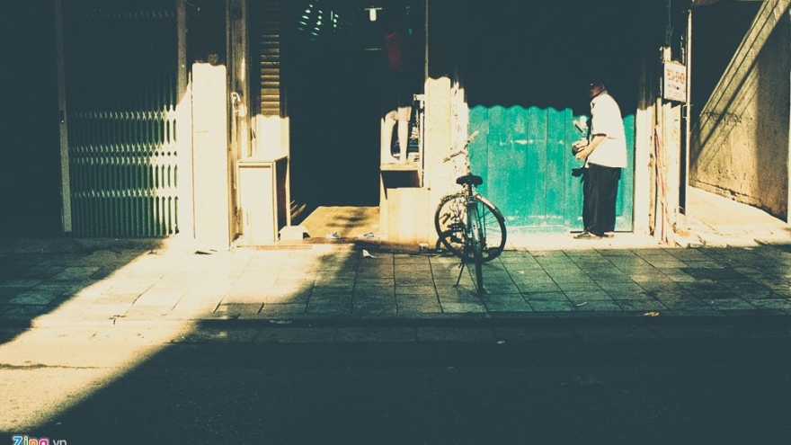Beautiful photos capture everyday moments in Hanoi