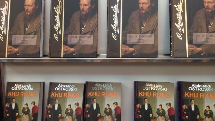 Russian classic literature released in Vietnamese