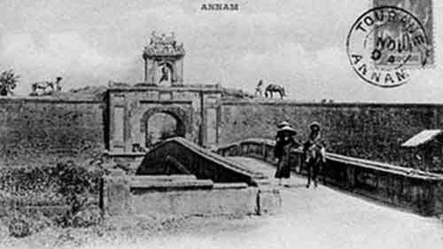 Historians discuss Thanh Chiem Palace’s history, value