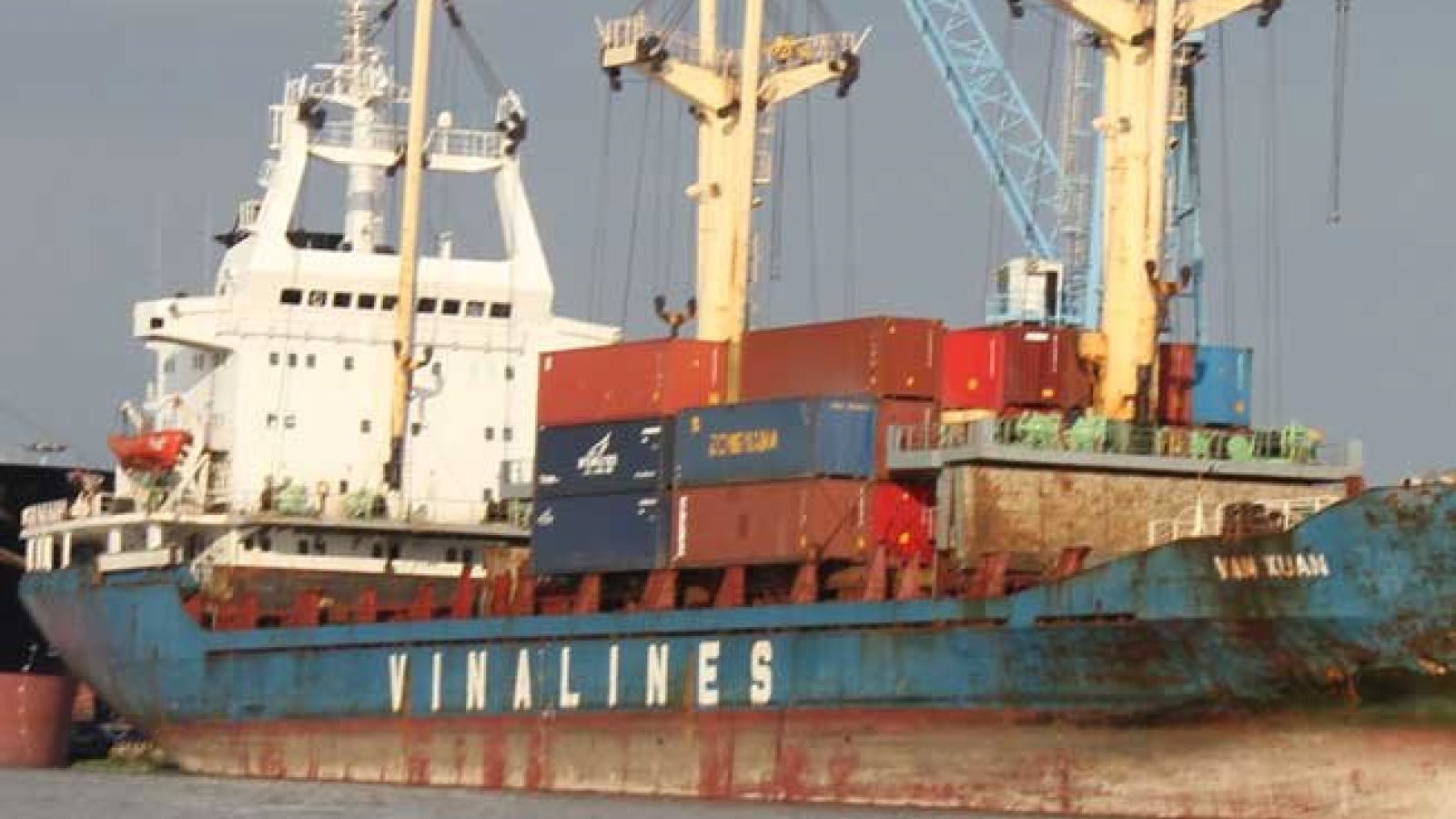 Foreign investors keen on Vinalines’ equitization