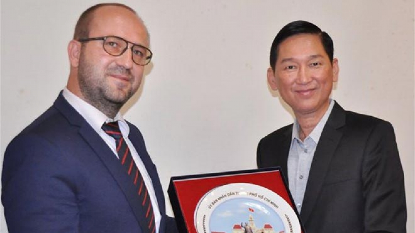 All enterprises invited to build HCM City into smart city