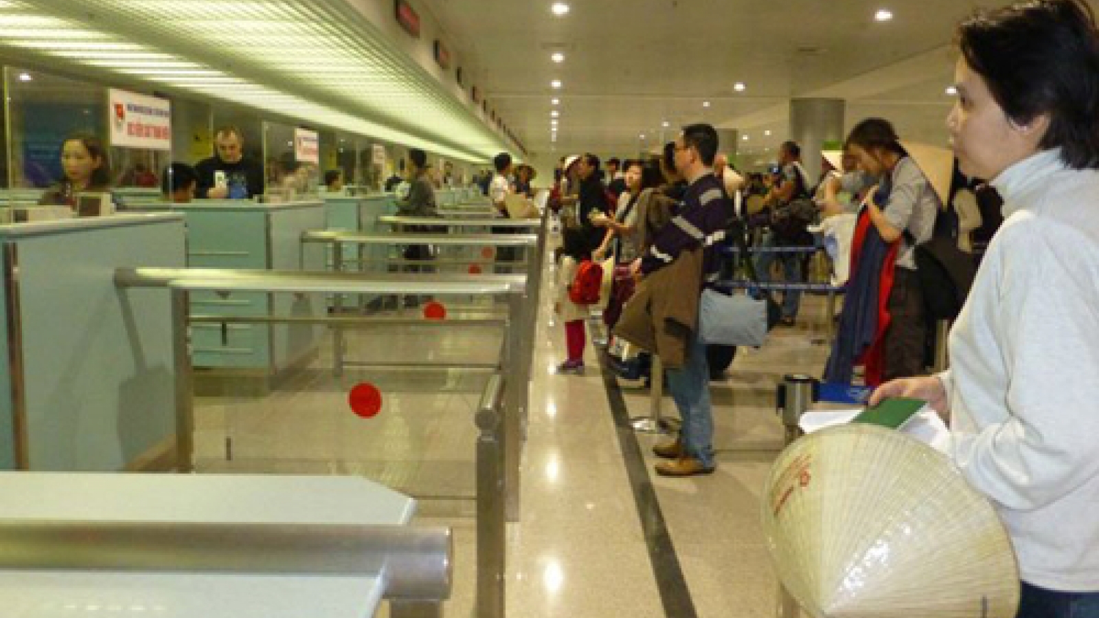 Foreign associations concerned about Vietnam visa policy