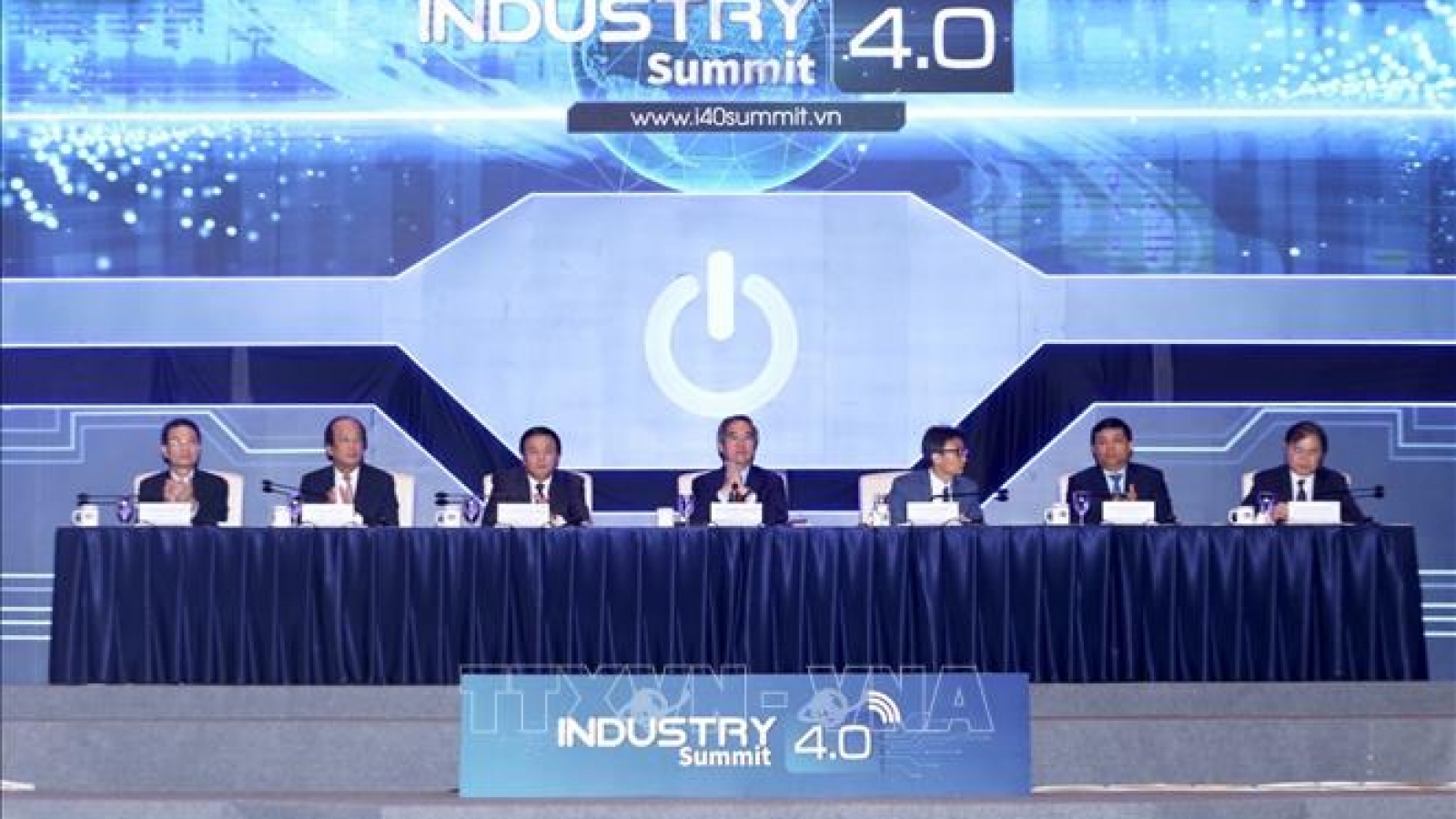 Industry 4.0 Summit 2019 and international expo open in Hanoi
