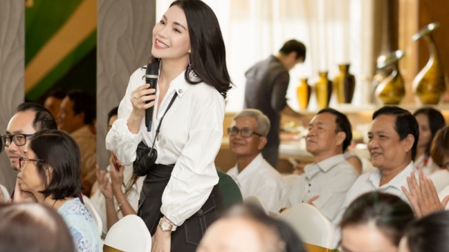 Khanh My, Tra Ngoc Hang bring elegance to HCM City fundraiser
