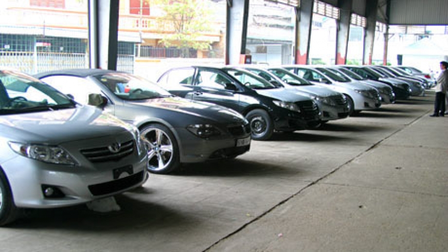 Auto imports hit three-year highs 