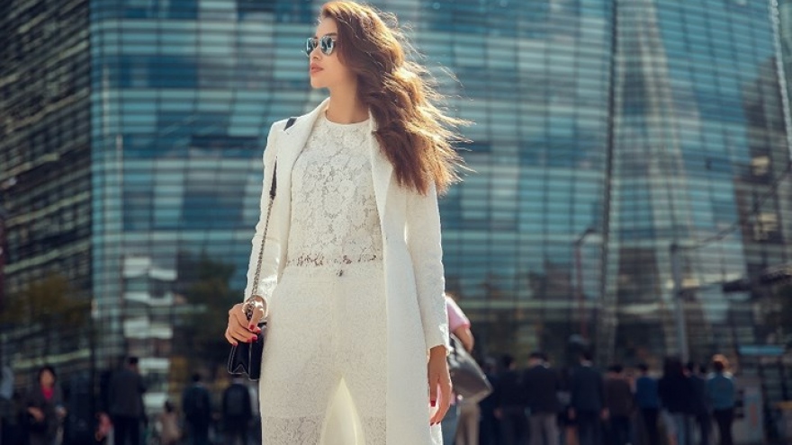 Pham Huong shows winter elegance with stylish outfits in Seoul 