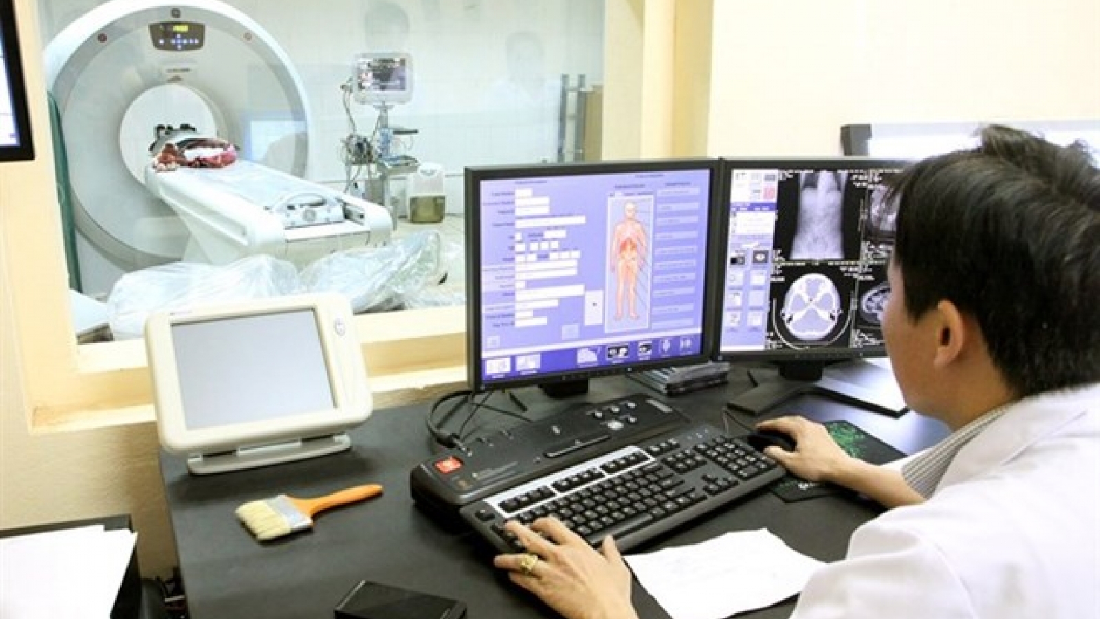 Deputy Health Minister pioneers new infertility treatment